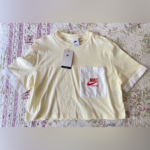 Nike Sportswear Cropped Oversized Shirt NWT - Picture 1 of 5
